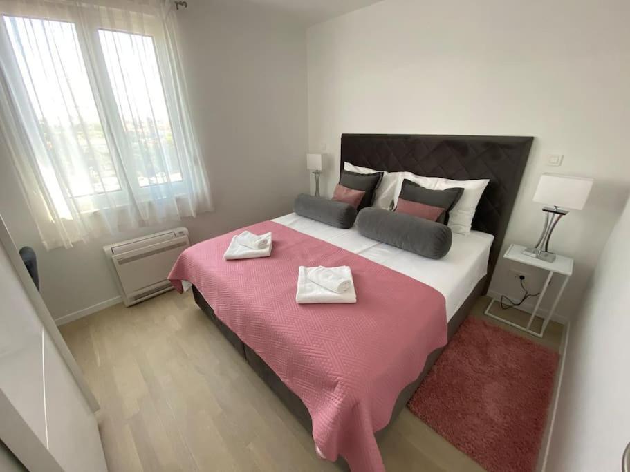 New Modern Apt Near Old Town - Private Parking Задар Екстериор снимка